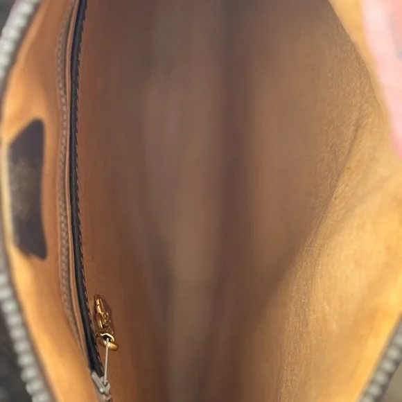 1970s Authentic Gucci Canvas Brown Monogram Shoulder Bag - Picture 9 of 16